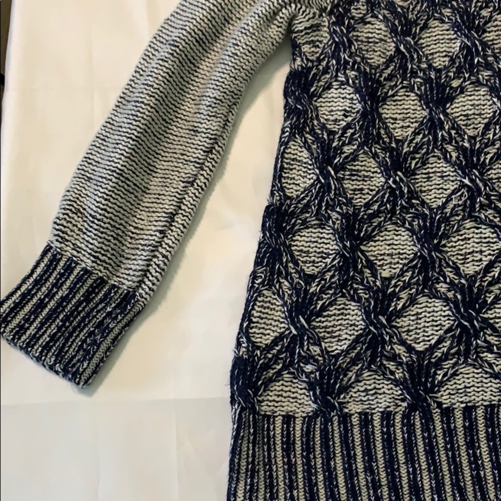 Sweater - Picture 3 of 4